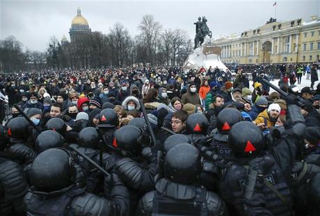 Rusia: cientos arrestados en 35 ciudades rusas durante protestas a favor de Navalni