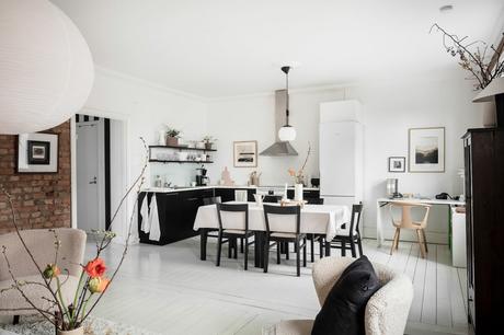 delikatissen white black kitchen scandinavian tiny apartment scandinavian kitchen open-plan open kitchen open concept nordic style estilo nórdico cocina nórdica cocina negra cocina estilo nordico cocina escandinava cocina diáfana cocina comedor cocina blanca cocina abierta  