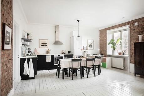 delikatissen white black kitchen scandinavian tiny apartment scandinavian kitchen open-plan open kitchen open concept nordic style estilo nórdico cocina nórdica cocina negra cocina estilo nordico cocina escandinava cocina diáfana cocina comedor cocina blanca cocina abierta  