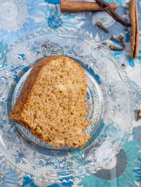 Bundt cake integral de manzana y especias