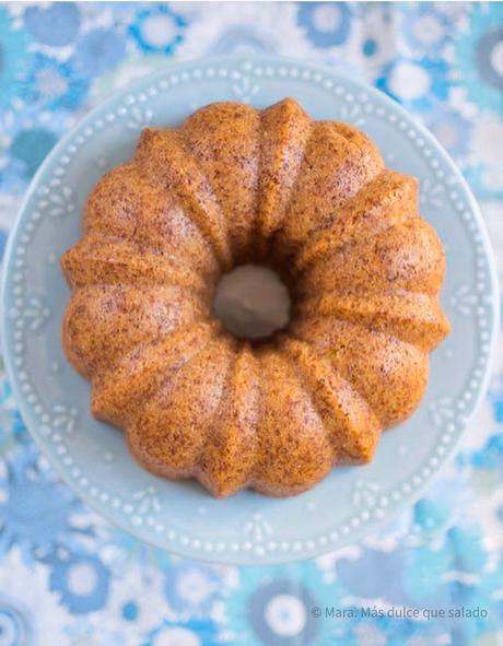 Bundt cake integral de manzana y especias