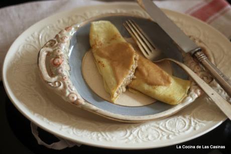 Frixuelos o Crêpes rellenos de Carne de Centollo y Ñocla y su Salsa Frixuelos o Crêpes rellenos de Carne de Centollo y Ñocla y su Salsa