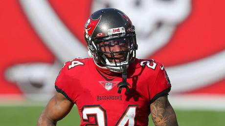 Carlton Davis nos responde cómo ha mejorado la secundaria de los Buccaneers