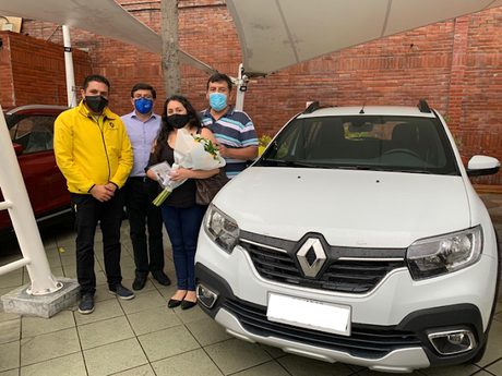 UN STEPWAY FUE EL PRIMER VEHÍCULO ENTREGADO EN RENAULT DEL C.C. EL BOSQUE