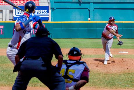 Las Águilas Cibaeñas blanquean a Caribes y se clasifican a semis