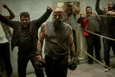 30 Monedas; desmedida eucaristía