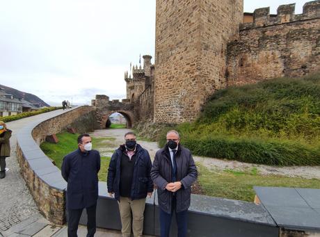 Terminan las obras de restauración del acceso al Castillo de los Templarios de Ponferrada con la recuperación del puente levadizo 2