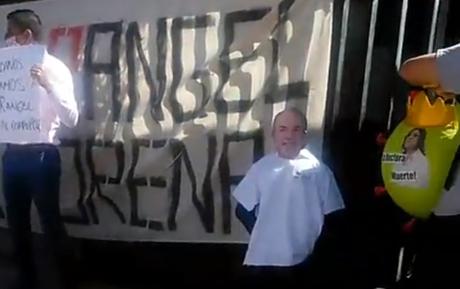 Toman oficinas de MORENA en repudio a Mónica Rangel