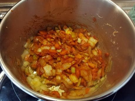 Garbanzos con langostinos y rape, un guiso delicioso Garbanzos con langostinos y rape, un guiso delicioso