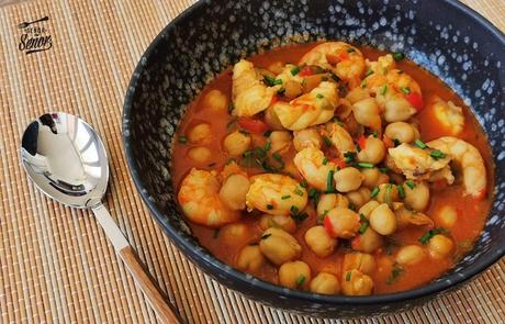 Garbanzos con langostinos y rape, un guiso delicioso