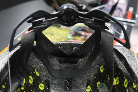 ¿Ya conoces el increíble casco Oakley ARO 5?