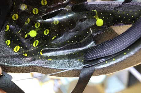 ¿Ya conoces el increíble casco Oakley ARO 5?