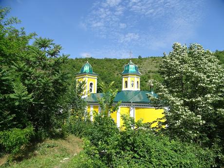 REPÚBLICA DE MOLDAVIA: LOS MONASTERIOS DE SAHARNA, TIPOVA Y CURCHI