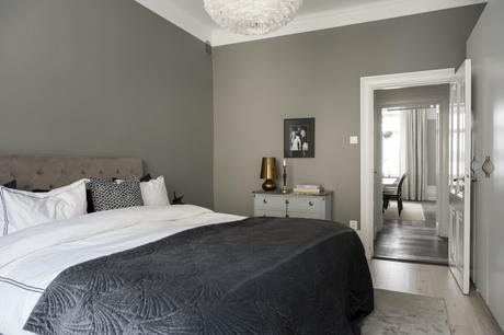 delikatissen symmetry in interior design symmetrical living rooms symmetrical balance in interior desing symmetric design suelos de madera en espiga suelo parquet scandinavian style scandinavian apartment refined decor nordic style madera maciza suelos interior design hard wood floor estilo nórdico escandinavo elegant scandinavian elegant scandi apartment elegant decor decoración simétrica decoración nórdica decoración elegante decoración de salones decoración de interiores  