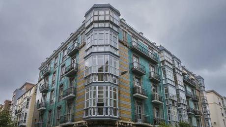 La ‘casa de los azulejos’, el edificio con mayor superficie cerámica de España,destacada obra de Daniel Zuloaga