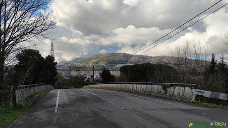 Puente sobre la ronda exterior de Oviedo en Villamiana