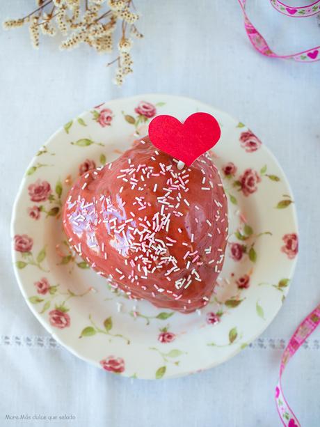 Bizcocho de fresas y vainilla para dos.