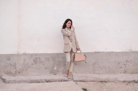 BEIGE #4 BEIGE #4