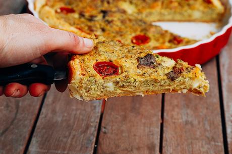 QUICHÉ DE SETAS CON CEBOLLA CARAMELIZADA QUICHÉ DE SETAS CON CEBOLLA CARAMELIZADA