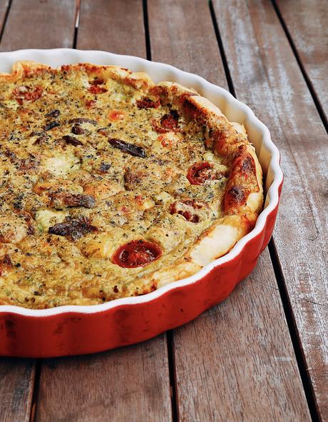 QUICHÉ DE SETAS CON CEBOLLA CARAMELIZADA QUICHÉ DE SETAS CON CEBOLLA CARAMELIZADA