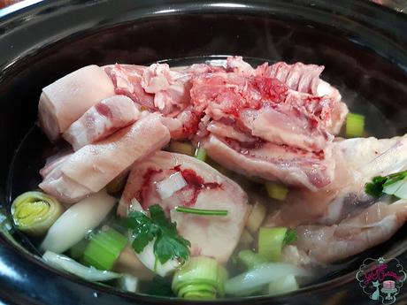 CALDO DE HUESOS EN OLLA LENTA