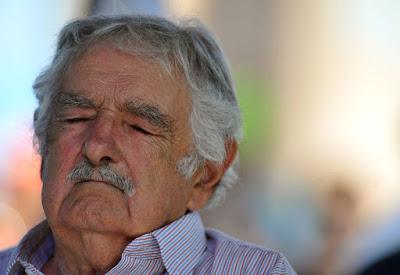 Mujica y la “guerra” por las vacunas: ‘Es una página de vergüenza a escala mundial’.