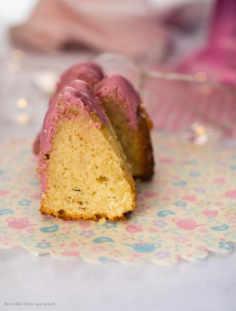 Bizcocho de chocolate blanco y Ruby