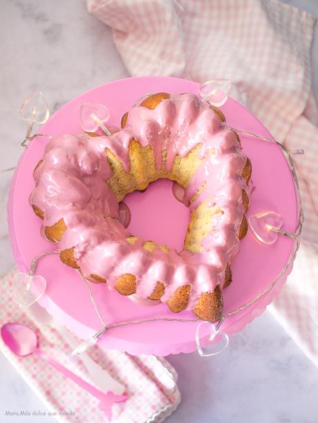 Bizcocho de chocolate blanco y Ruby