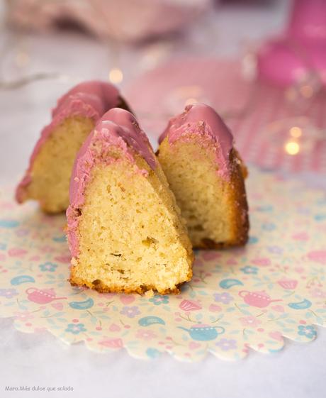 Bizcocho de chocolate blanco y Ruby