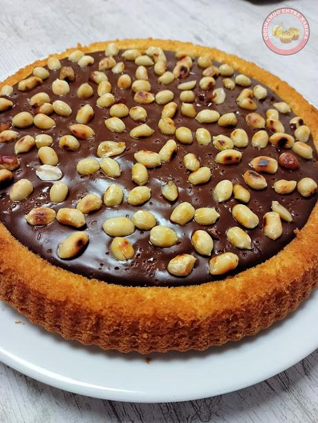 TARTA DE CHOCOLATE Y CACAHUETES, SIN LÁCTEOS TARTA DE CHOCOLATE Y CACAHUETES, SIN LÁCTEOS