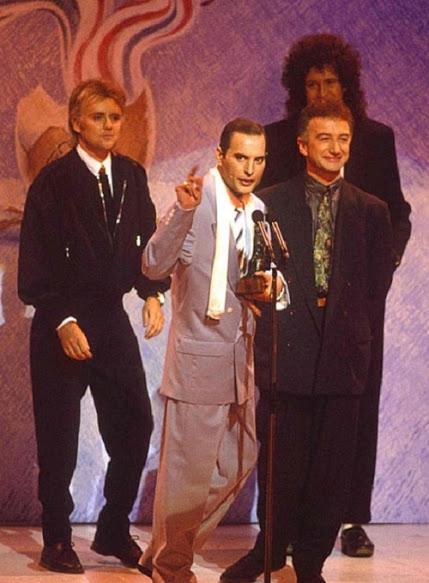 Efemérides del Rock y Heavy Metal: Que pasó un 12 de Febrero Efemérides del Rock y Heavy Metal: Que pasó un 12 de Febrero