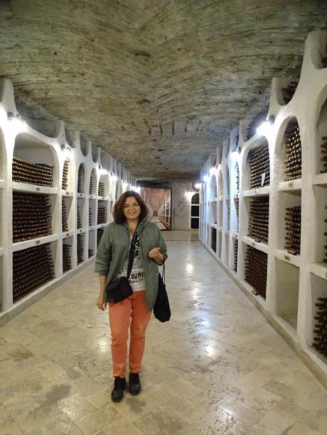 REPÚBLICA DE MOLDAVIA : UNA VISITA A LAS BODEGAS CRICOVA REPÚBLICA DE MOLDAVIA : UNA VISITA A LAS BODEGAS CRICOVA