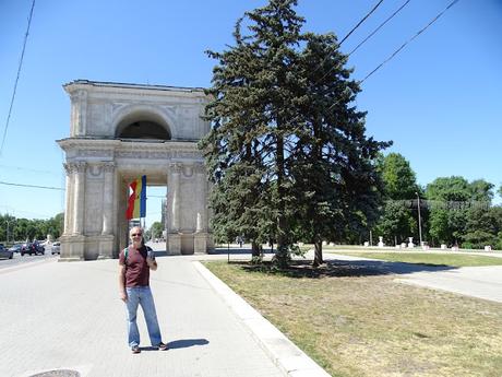 REPÚBLICA DE MOLDAVIA: UN PASEO POR CHISINAU