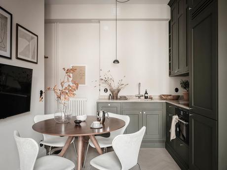 Diseña una cocina en verdes botella.