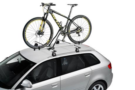 Cómo no debes llevar la bici en el coche si no quieres una denuncia