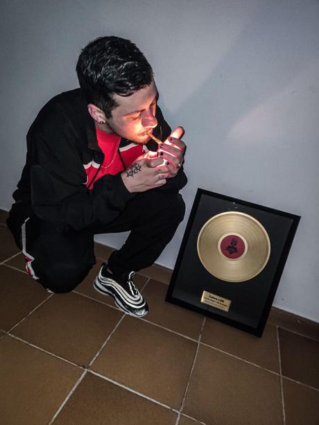 calero celebra desamor lié