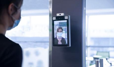 Las autoescuelas instalarán accesos biométricos en las aulas para los cursos de transportistas