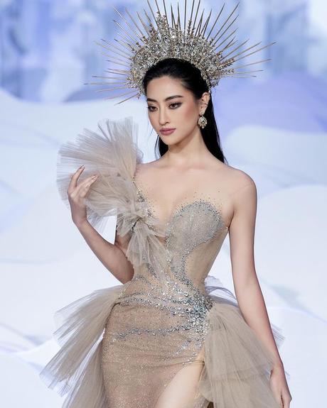 buscando el modelo de belleza actual: Luong Thuy Linh 16