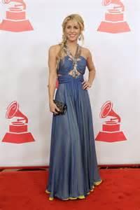 Shakira, rita quintero, wendy shakira, michael giacchino, tim simonec. Shakira - Hot in Blue Dress at Latin Recording Academy ...