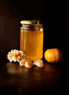 Usar miel de manuka para aliviar el ojo seco. Usar miel de manuka para aliviar el ojo seco.