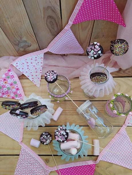Piruletas de galletas Oreo Cumpleaños, fiestas, mesas dulces, comuniones, bautizos bodas, ideas originales, chocolate, decoración de azúcar, sin horno, fácil, chocolate, candybar Cuca Piruletas de galletas Oreo Cumpleaños, fiestas, mesas dulces, comuniones, bautizos bodas, ideas originales, chocolate, decoración de azúcar, sin horno, fácil, chocolate, candybar Cuca
