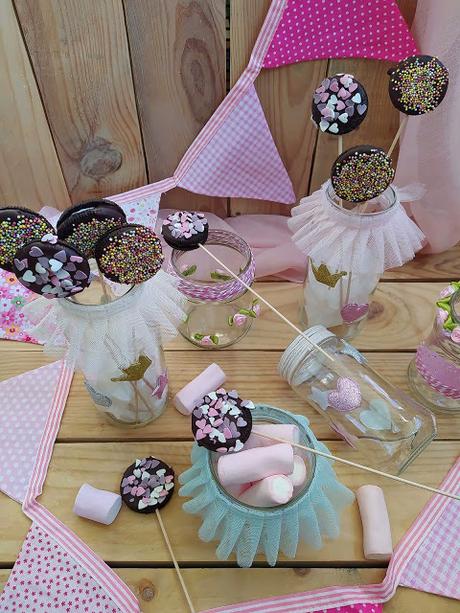 Piruletas de galletas Oreo Cumpleaños, fiestas, mesas dulces, comuniones, bautizos bodas, ideas originales, chocolate, decoración de azúcar, sin horno, fácil, chocolate, candybar Cuca Piruletas de galletas Oreo Cumpleaños, fiestas, mesas dulces, comuniones, bautizos bodas, ideas originales, chocolate, decoración de azúcar, sin horno, fácil, chocolate, candybar Cuca