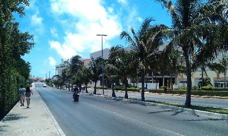 Distancia del hotel Cancun bay al hotel la Quinta by Wyndham