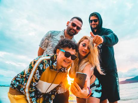 carnaval imaginado MANDALE MECHA suena 