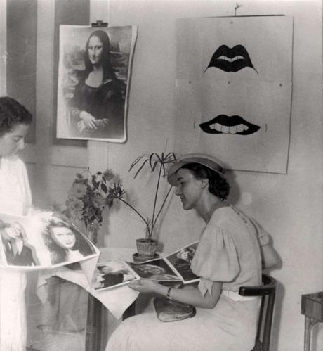 Club de las sonrisas de Budapest, club sonrisas, Budapest, Hungría, Hungría años 30, segunda guerra mundial, profesor Jeno, hipnotizador Binczo, Jeno y Binzco, suicidios, Danubio, Jeno & Binczo, Rezső Seress, Kispipa, László Jávor, Billie Holiday,