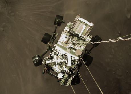 Nuevas imágenes en color de la llegada del rover perseverance a Marte