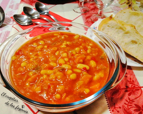 ALUBIAS CON VERDURAS EN SALSA DE TOMATE CASERA ALUBIAS CON VERDURAS EN SALSA DE TOMATE CASERA