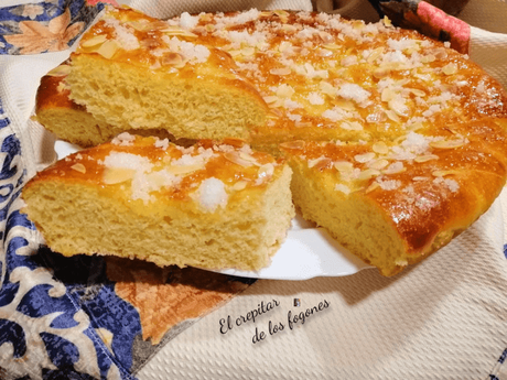 TORTA DE PAN DULCE CON ALMENDRA Y ALMÍBAR DE ANÍS TORTA DE PAN DULCE CON ALMENDRA Y ALMÍBAR DE ANÍS