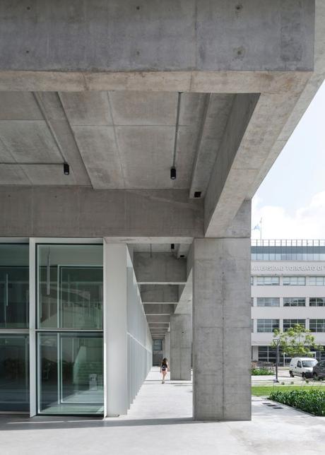 Universidad Torcuato Di Tella. Edificio Sáenz Valiente