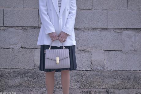 WHITE, NAVY & BLACK WHITE, NAVY & BLACK